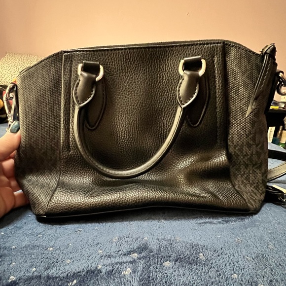 Michael Kors medium studded satchel - Picture 2 of 9